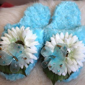 Womens Slipper Hand Crafted with Daisys and Butterflys size 8-9